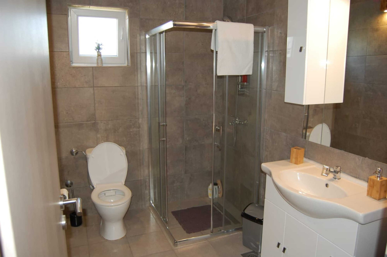 Bathroom, Holiday Home Luca, Drniš