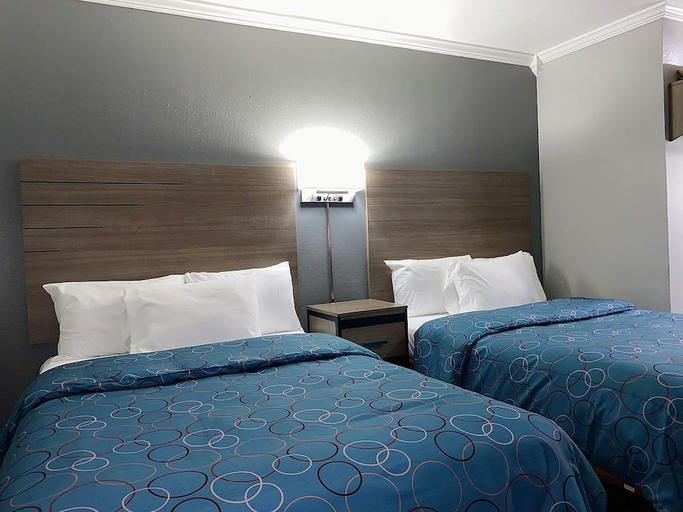 Bedroom 3, Budget Host Inn, Wilbarger