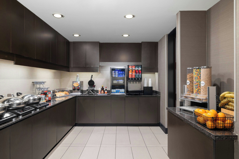 Food & Drinks 5, Residence Inn Champaign, Champaign