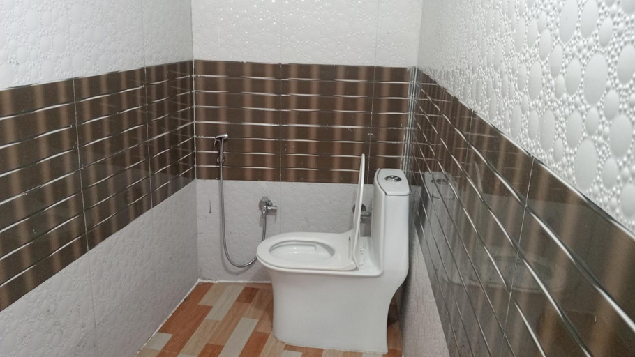 Bathroom 3, Khajuraho Rancho, Chhatarpur