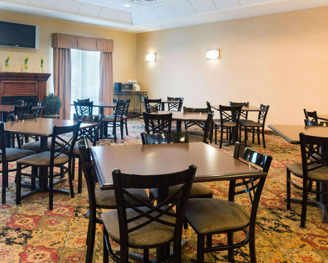 Food & Drinks 5, Comfort Suites Fredericksburg North, Stafford