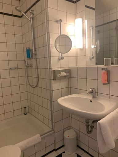 Bathroom 5, Hotel Sachsischer Hof, Schmalkalden-Meiningen