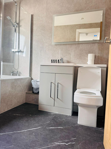 Bathroom 4, Thomas Arms, Carmarthenshire