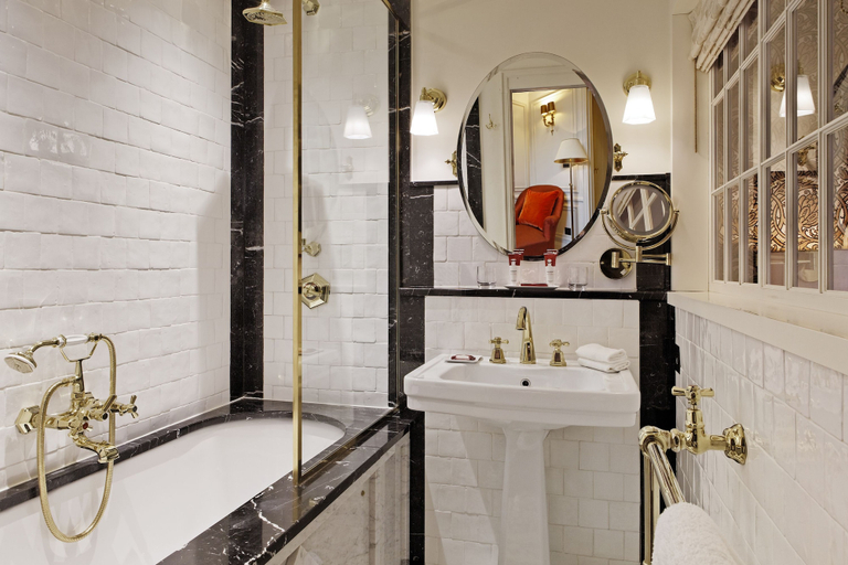 Bathroom 4, Relais Christine, Paris
