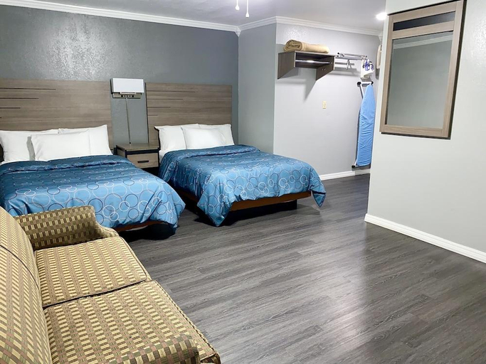 Bedroom 4, Budget Host Inn, Wilbarger