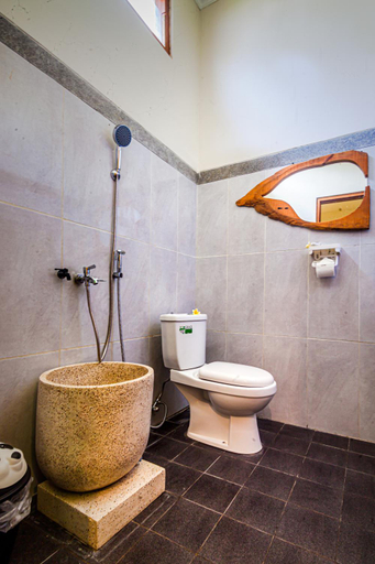 Bathroom, Morobudur Guesthouse, Magelang