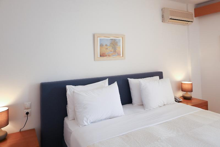 Bedroom 3, Kanapitsa Mare Hotel, Thessaly