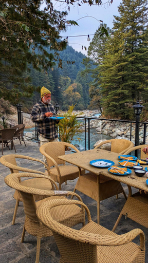 Food & Drinks, La Familia Kasol, Kullu