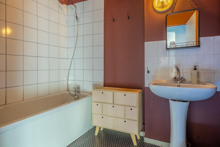Bathroom, ho36 La Plagne, Savoie