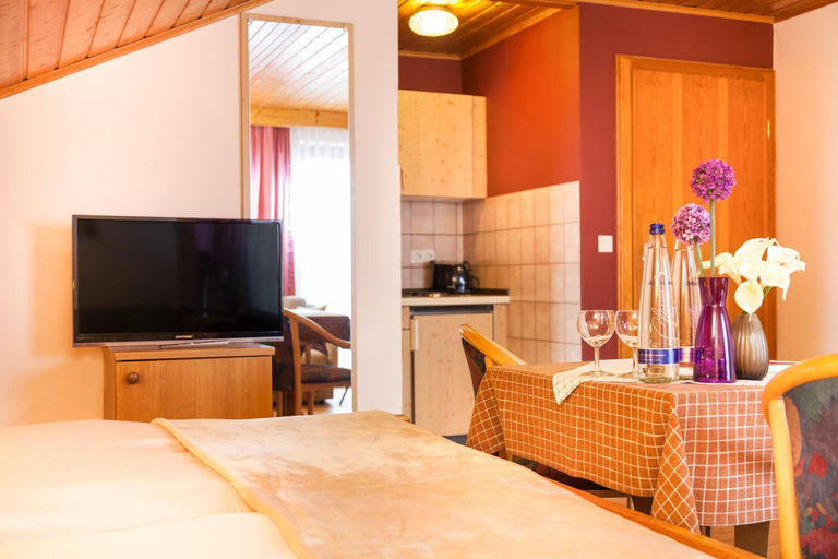 Bedroom 2, Genusshotel Hohenbogen GARNI, Cham