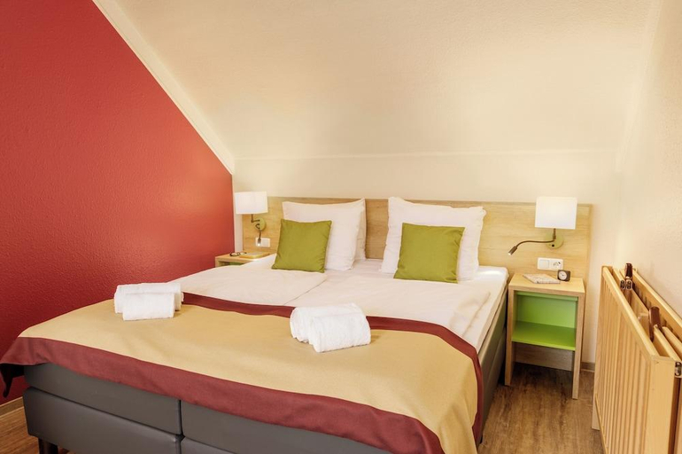Bedroom 5, Hotel Hochsauerland by Center Parcs, Hochsauerlandkreis