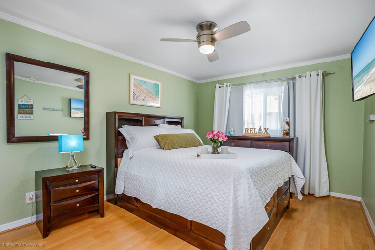Bedroom 3, Coastal Breeze Siesta Entire 4-unit Complex With Dock, Sarasota