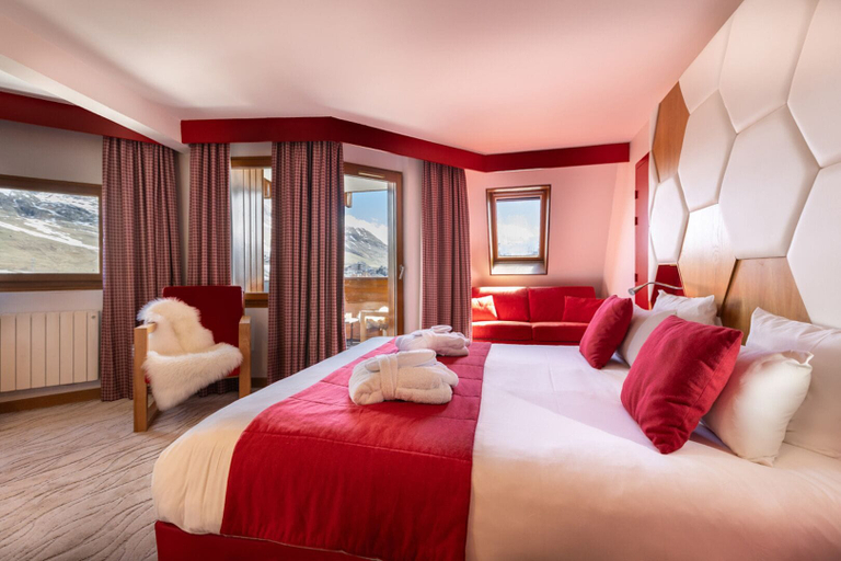 Bedroom 3, Royal Ours Blanc Boutique Hôtel & Spa, Isère