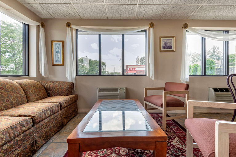 Others 5, Econo Lodge Dewitt I-90, Onondaga
