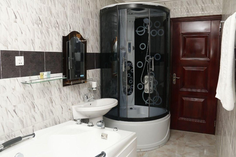 Bathroom 3, Reiz Continental Hotel Abuja, AbujaMun