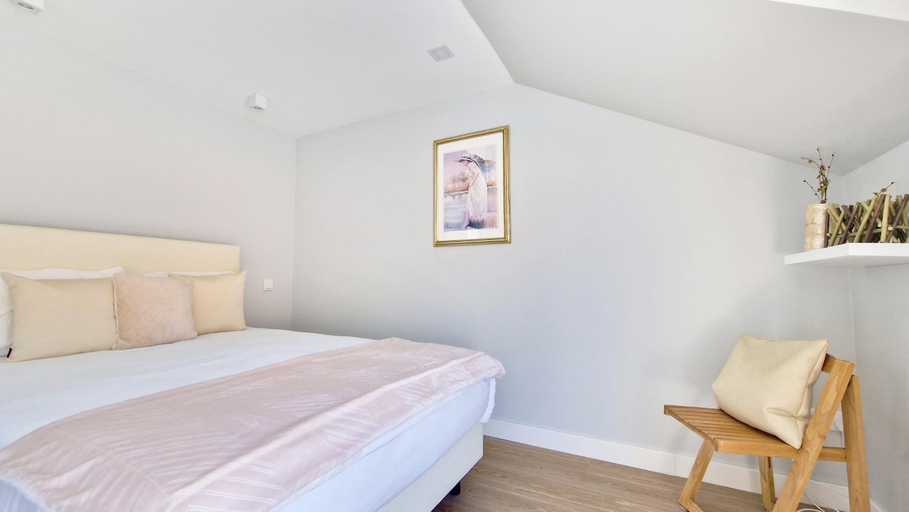 Others 4, Casa D'Alem I & II by LovelyStay, Machico