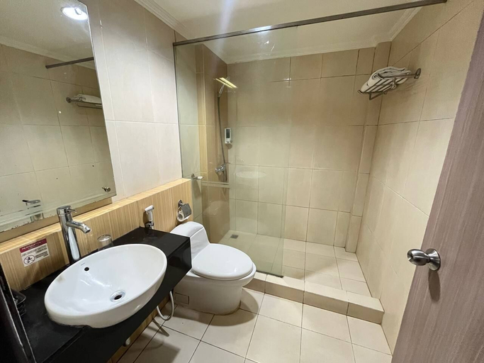 bathroom 4