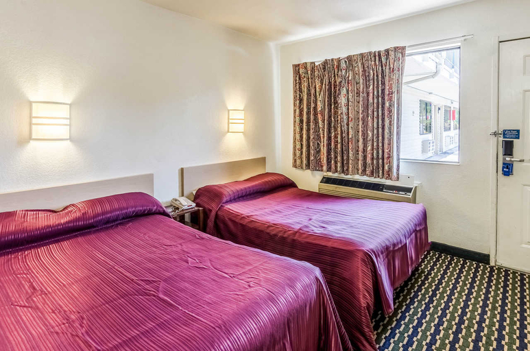 Bedroom 3, Rodeway Inn Winston Salem Route 52, Forsyth