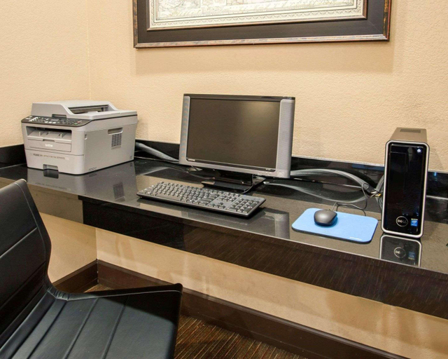 Others 5, Quality Inn & Suites, Lane