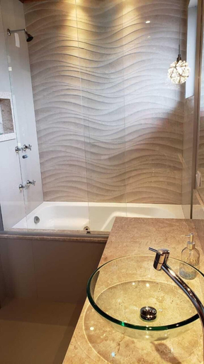 Bathroom 4, Laggus Hotel, Campo