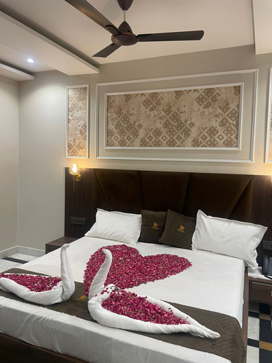Bedroom 1, Shehnai Resorts, Ludhiana