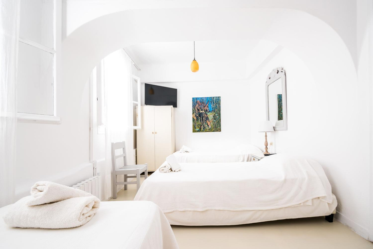 Bedroom 4, Hotel Delfines, South Aegean