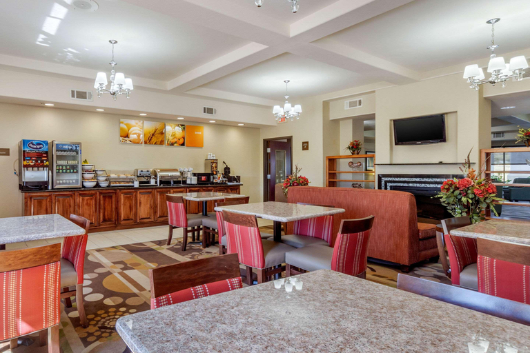 Public Area 3, Comfort Inn & Suites Perry I-35, Noble