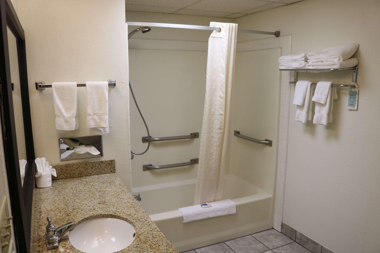 Bathroom 4, Best Western Milton Inn, Union