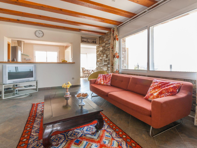 Others 4, Poolside Villa near Beaches, Girona