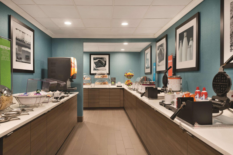 Food & Drinks 5, Hampton Inn Atlanta-Buckhead, Atlanta