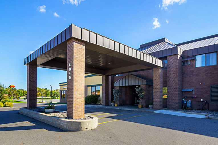 Exterior & Views 2, Quality Inn St. Cloud West, Stearns