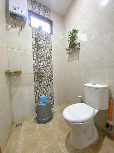 Bathroom 14