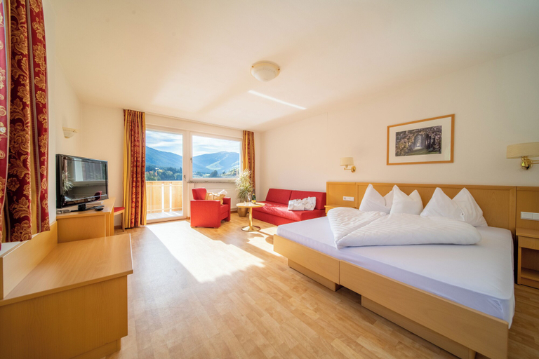 Bedroom 4, Hotel Seehof, Bolzano