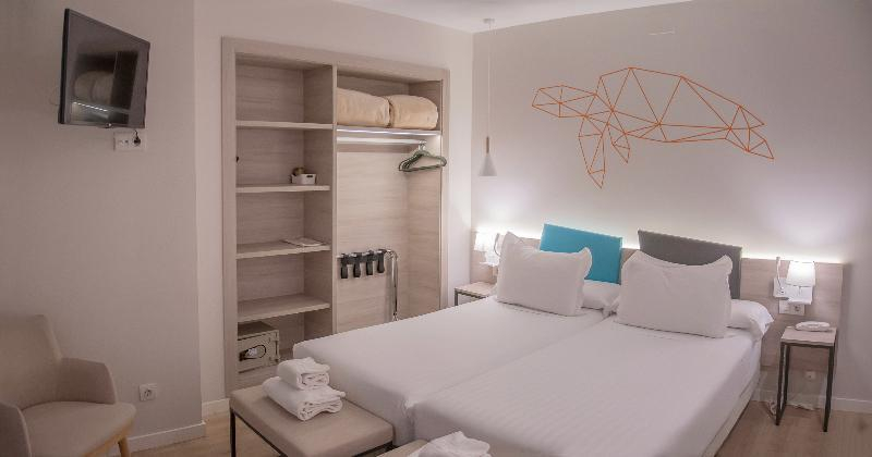 Bedroom 3, Hotel Mediterraneo, Valencia