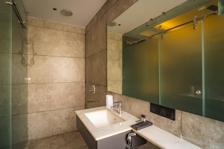 Bathroom 4, SKI Hotels And Resorts, Garhwal