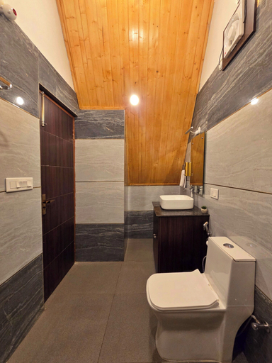 Bathroom 4, Musical Paradise Kasauli, Solan