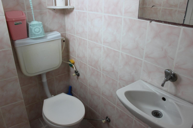 Bathroom 5, Titiz Pansiyon, Marmara