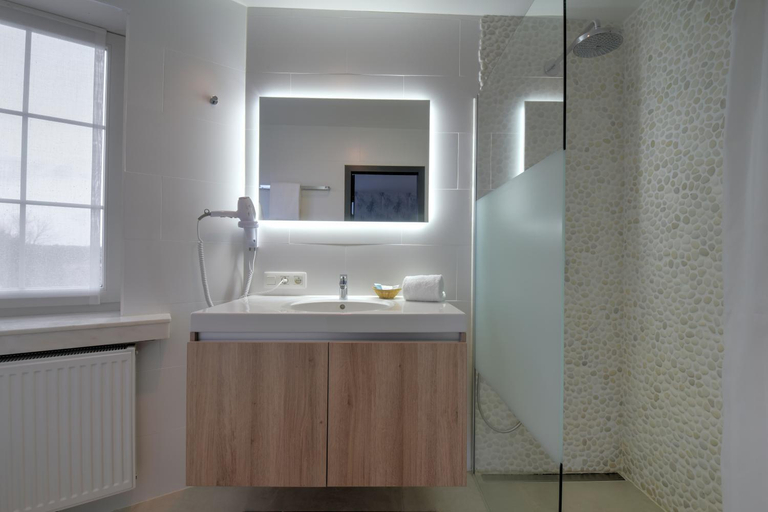 Bathroom 4, Hotel Pavillon Du Zoute, West-Vlaanderen
