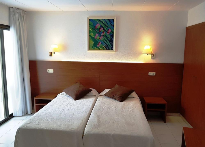 Bedroom 2, Hotel Sant March, Girona