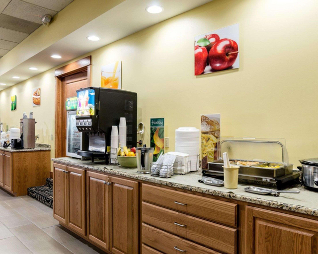 Food & Drinks 5, Quality Inn Liberal Area, Seward