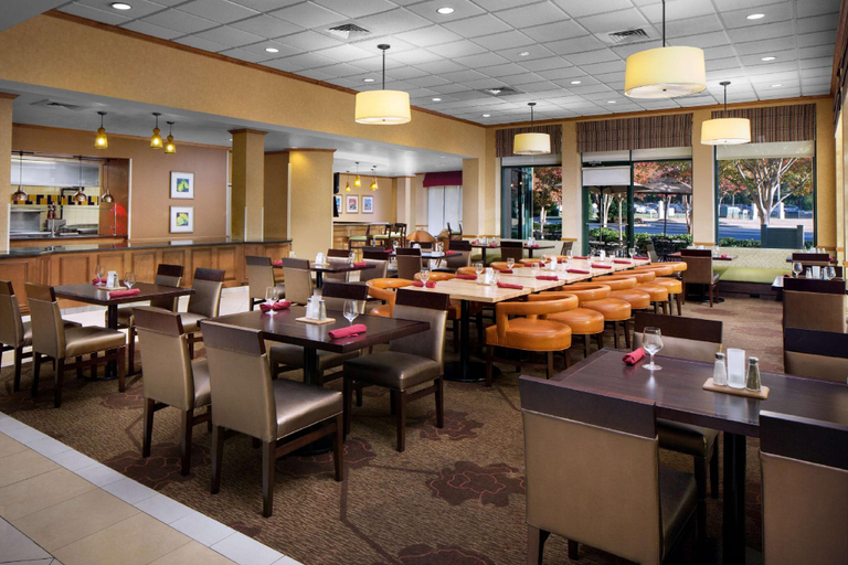 Food & Drinks 5, Hilton Garden Inn Atlanta Airport/Millennium Center, Fulton