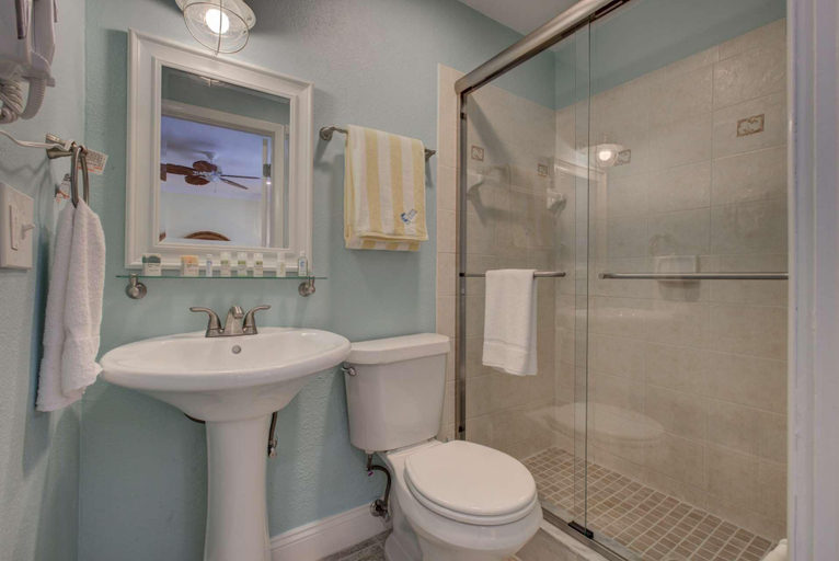 Bathroom 3, Lulu's Key House Entire 4-unit Complex, Sarasota