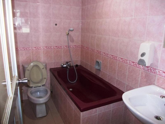 Bathroom 5, Lotus Hotel Johor Bahru, Johor Bahru