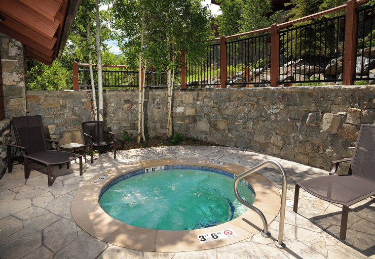 Sport & Beauty, Hummingbird by Elevation Accommodations, Eagle