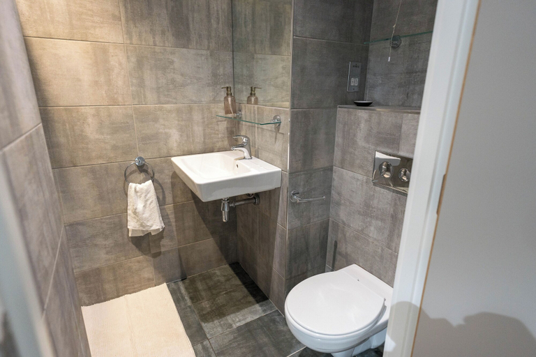 Bathroom 2, City HideAway