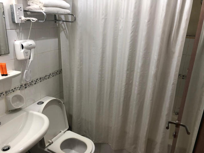 Bathroom 4, New Royal Mark Hotel Apartment, Dubai