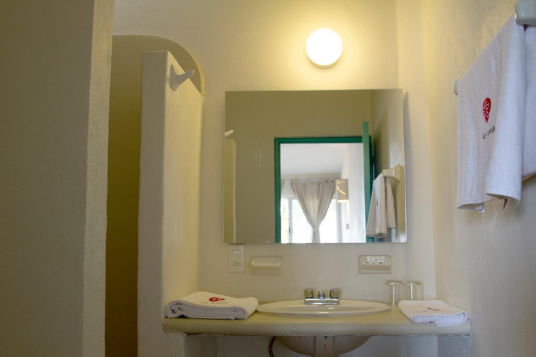Bathroom 3, Bungalows Las Arenas, Cihuatlán