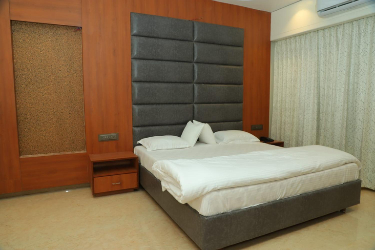 Bedroom 2, Hotel Sai D-lax, Ahmadnagar