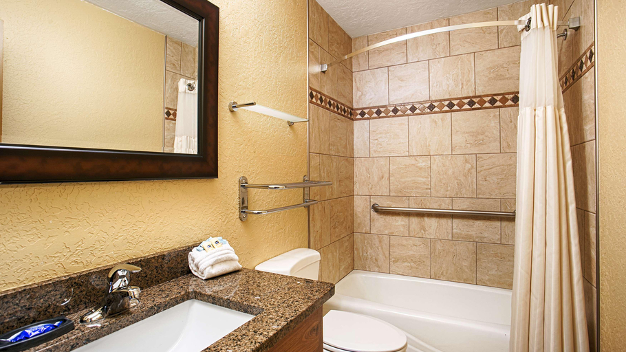 Bathroom 4, Best Western Rivers Edge, Taos