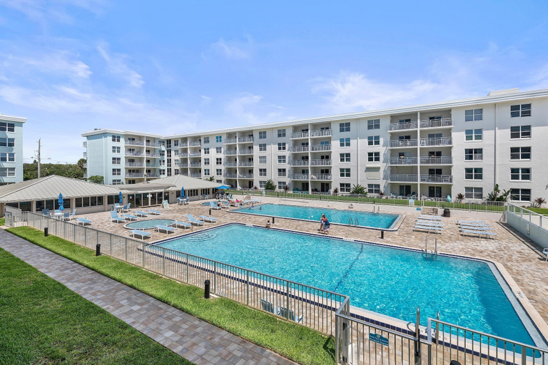 Sport & Beauty 1, Sea Coast Gardens III 207, Volusia